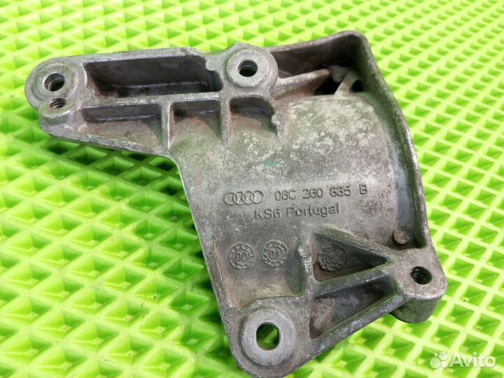 Кронштейн компрессора кондиционера Audi A6 C6