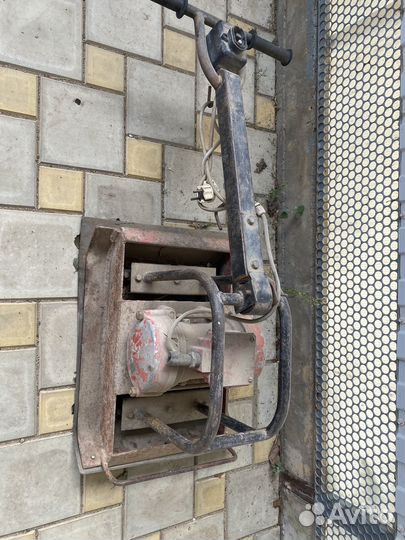 Продаю виброплита электро