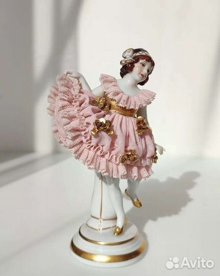 Статуэтка Кружевница Арт деко Müller &Co Volkstedt