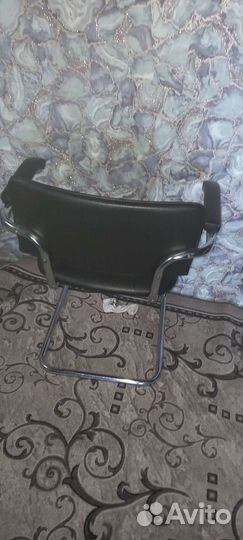 Кресло кожзам черное