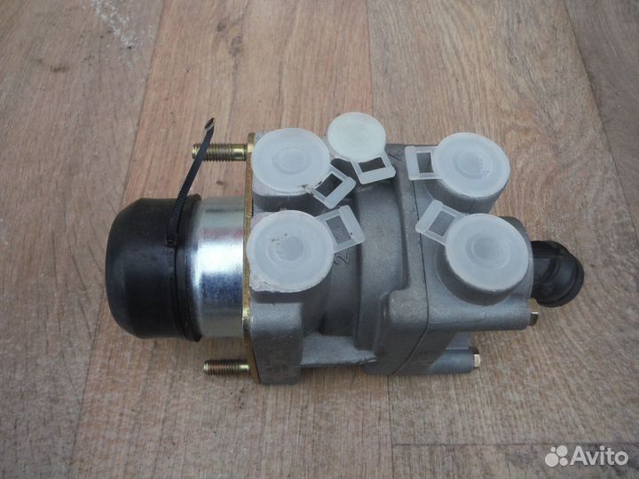 Кран клапан тормозной главный shacman 2022