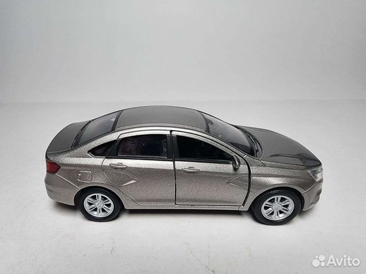 Лада Веста Welly 1:38