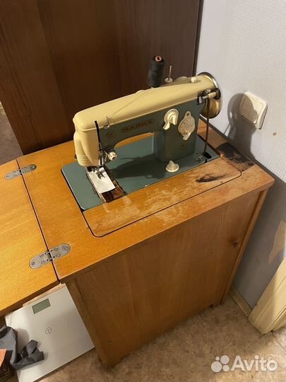 Швейная машина Чайка