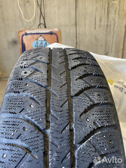 Bridgestone Ice Cruiser 7000 205/60 R16