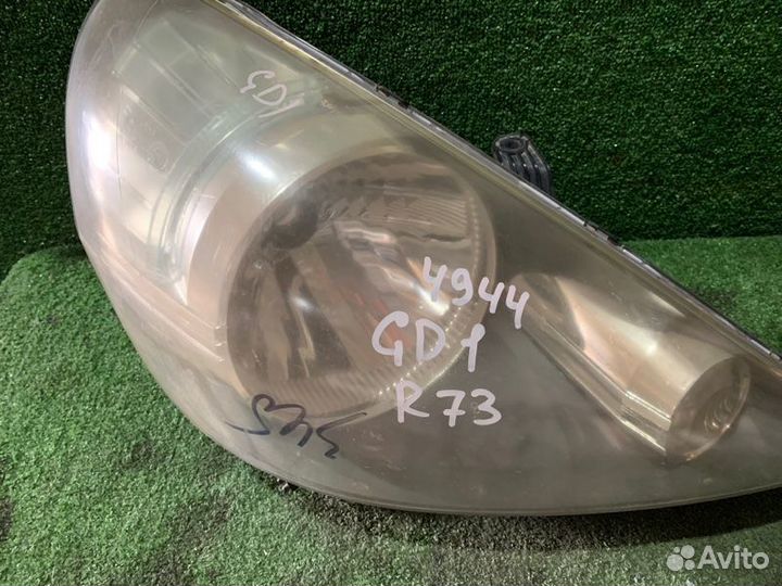 Фара передняя правая Honda Fit GD1