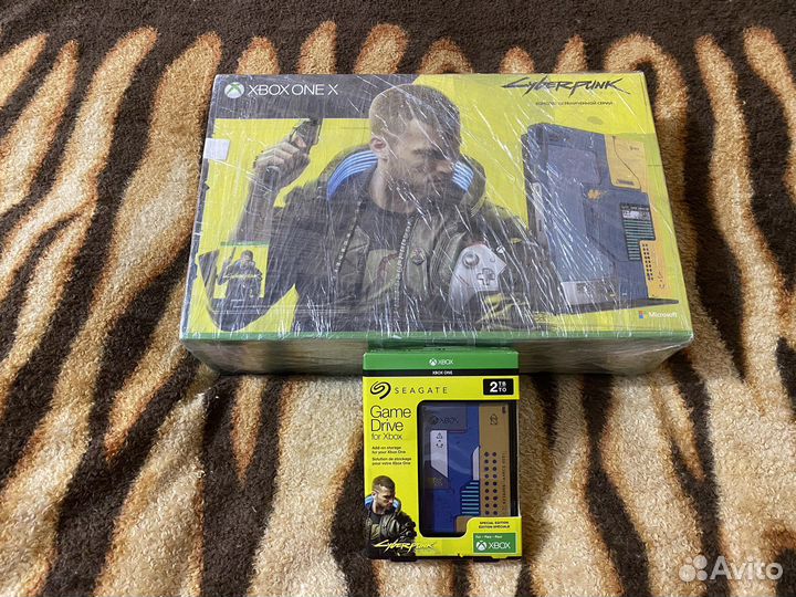 Xbox One X 1TB + Cyberpunk 2077 Limited Edition