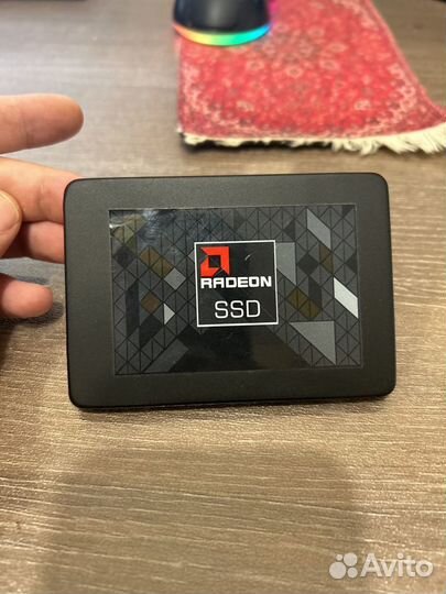 SSD AMD radeon 120 GB