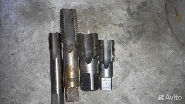 Продам метчики, сверла, плашки, развертки