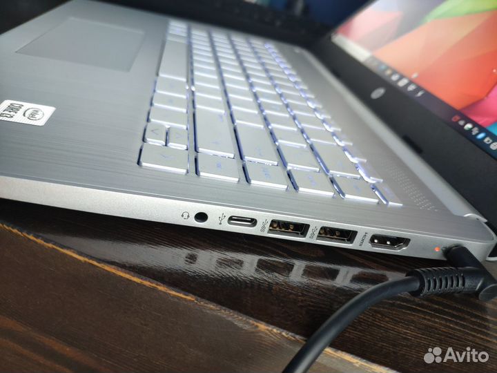 Ноутбук HP i3-1005G1 / 8Gb DDR4 / 256 Gb SSD M2