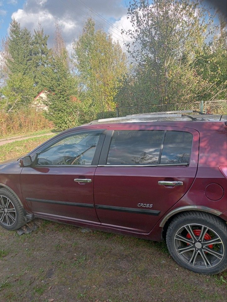 Geely MK Cross: фото владельца