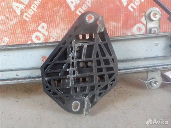 Стеклоподъемник передний правый Subaru Forester