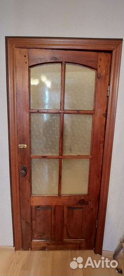Двери межкомнатные деревянные. Б/У. Со стеклом