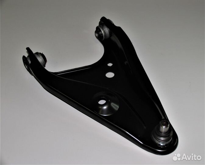 Рычаг передней подвески правый в сборе Logan