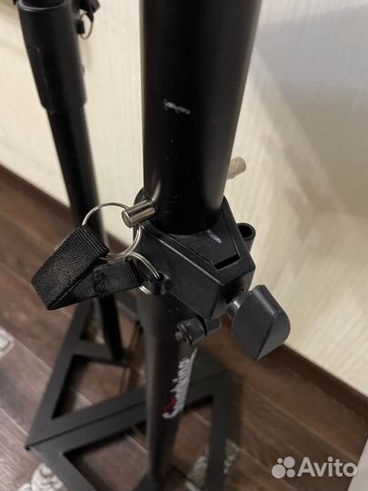 Стойки для акустических колонок