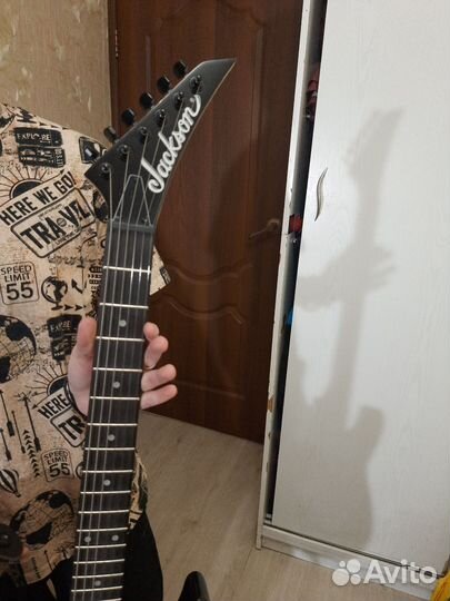 Электрогитара с комбоусилителем