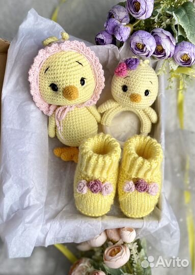 Вязаные наборы подарок на выписку из роддома