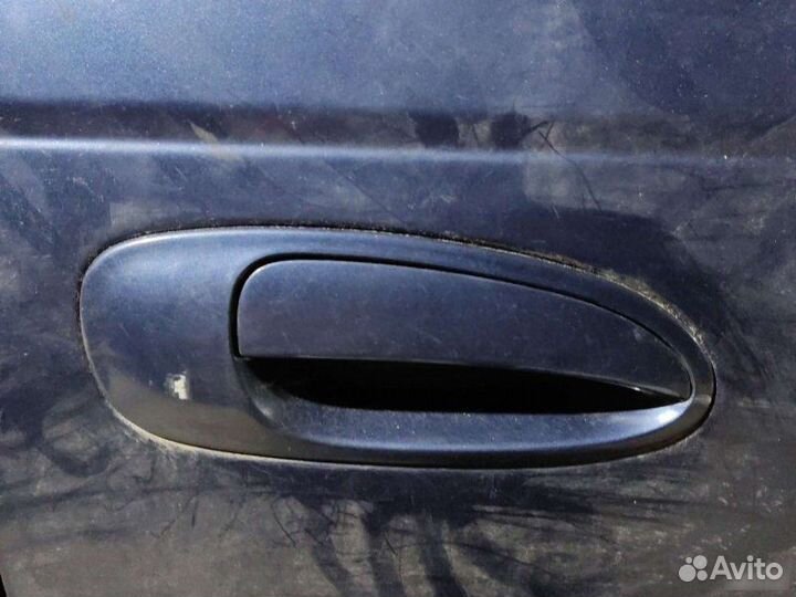 Ручка передняя правая Toyota Avensis 1 2000