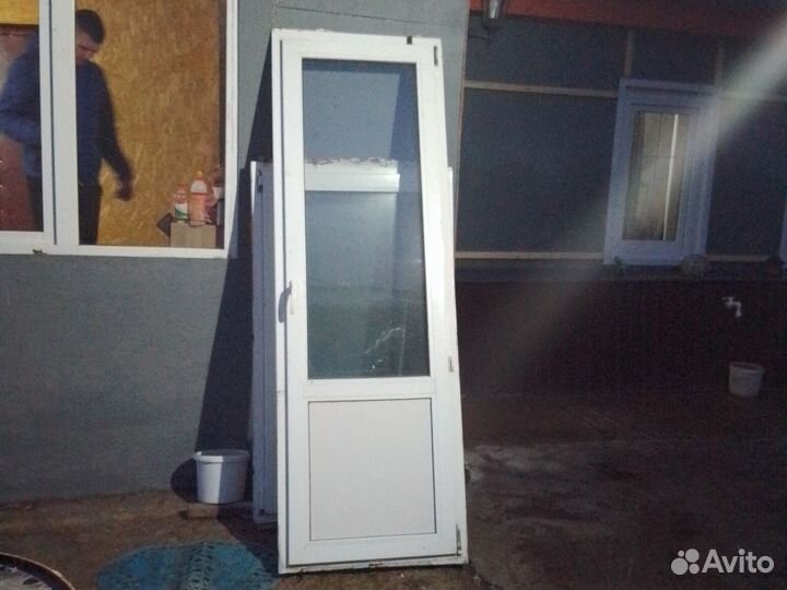 Дверь и окно