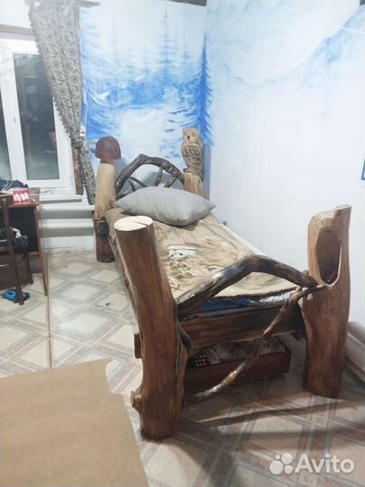 Детская кровать, резная