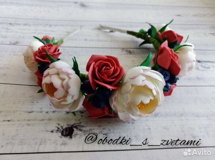 Ободок с пионами и розами
