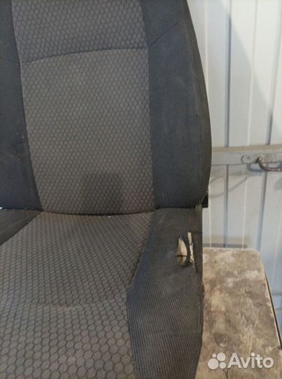 Продаю кресло водителя