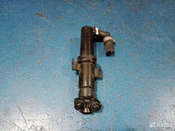 Форсунка фары передняя правая Audi A3 8P