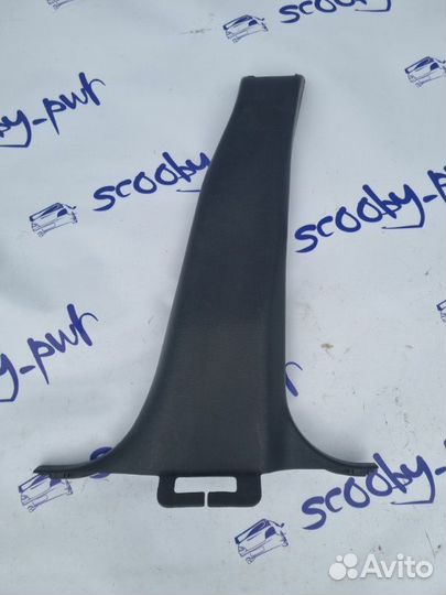 Накладка центральной стойки правая Subaru Impreza