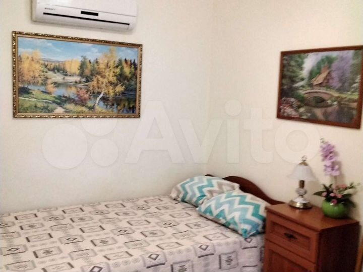 Комната 15 м² в 8-к., 2/2 эт.