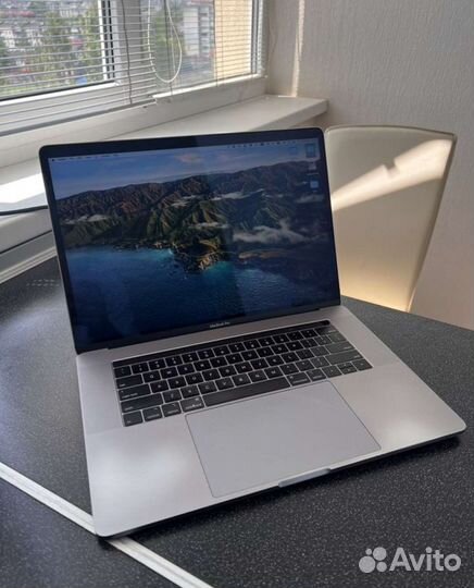 MacBook Pro 15 2019 г i7/16/256