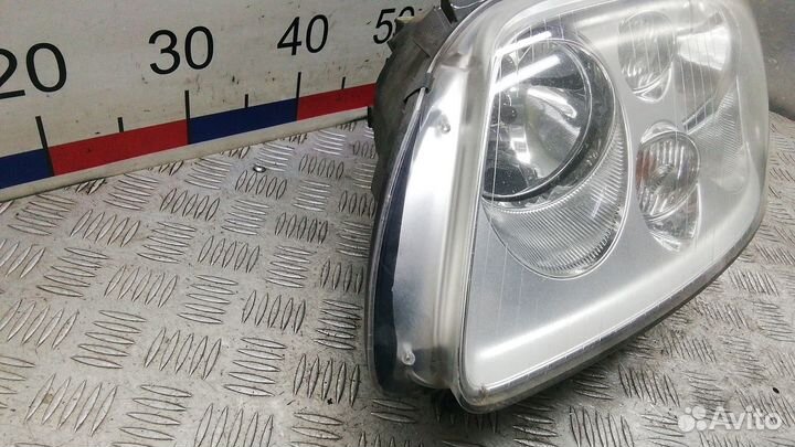 Фара Volkswagen Touran (2003-2010)