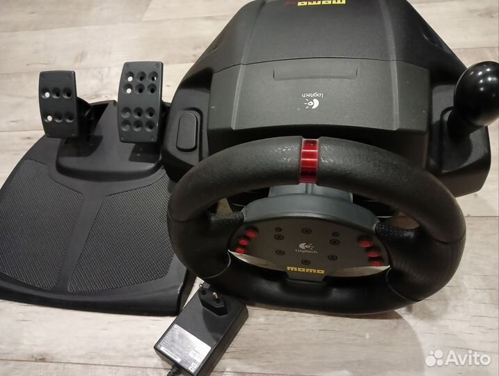 Игровой руль logitech momo racing
