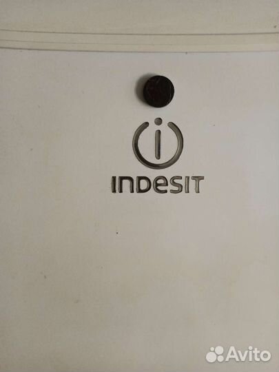Холодильник indesit