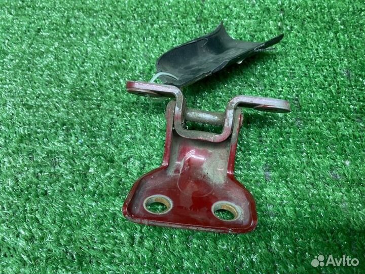 Петля двери задняя правая Kia Sephia