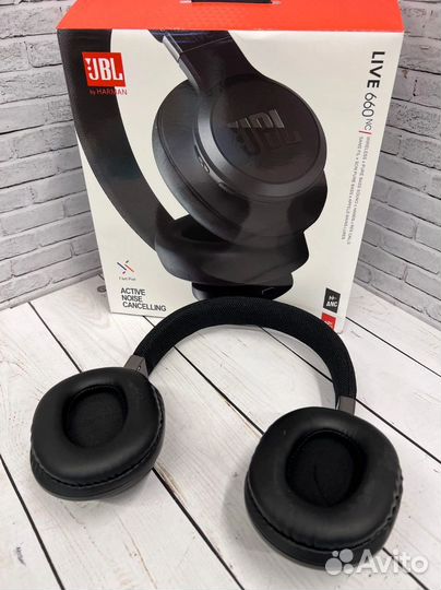 Беспроводные наушники jbl live 660nc