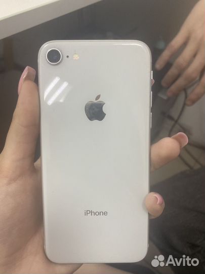 iPhone 8, 64 ГБ