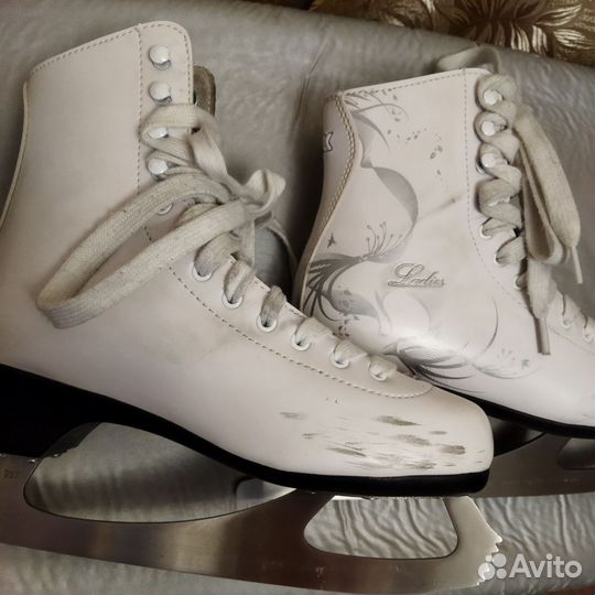 Коньки фигурные 38 размер