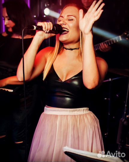 Кавер-группа, живой вокал, музыканты, саксофон на