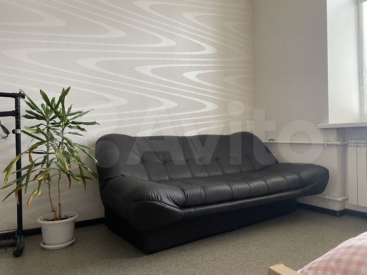 2-к. квартира, 57 м², 2/4 эт.