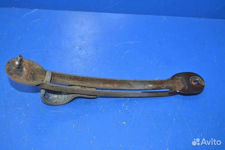 Зажим крыла, ведущий мост volvo FH (01.12)