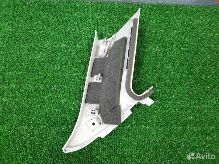 Накладка задней стойки правая Ford Focus 3 седан