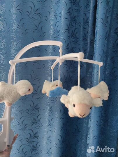 Игрушки для мобиля + крепления в детскую кроватку