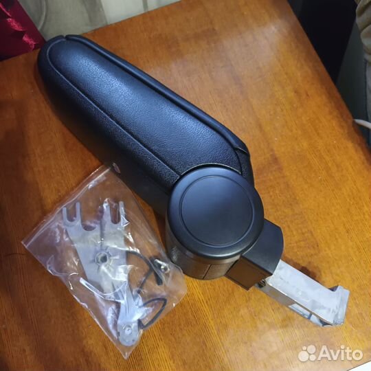 Подлокотник Audi a4 b7