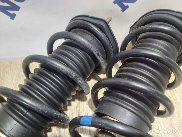 Стойки задние пара Toyota Mark II GX100