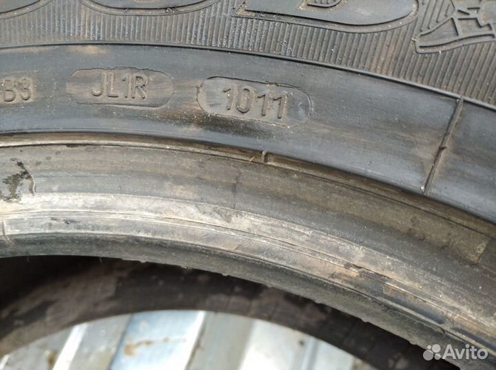 Goodyear EfficientGrip 215/55 R16