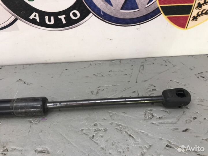 Амортизатор капота передний Audi A6 С7 chva 2011