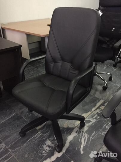 Офисное компьютерное кресло Менеджер стандарт плюс