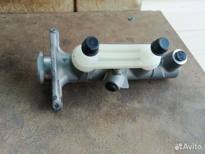 Главный тормозной RX300