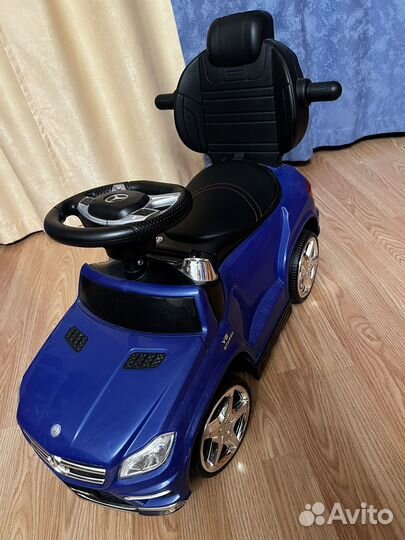 Машинка-каталка (толокар)