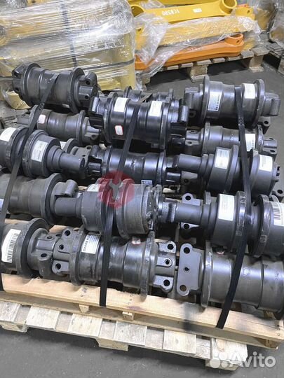 Каток поддерживающий Komatsu VKM4183V