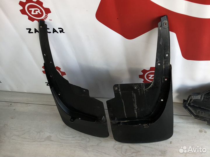 Toyota Land Cruiser 200 Брызговики R/L